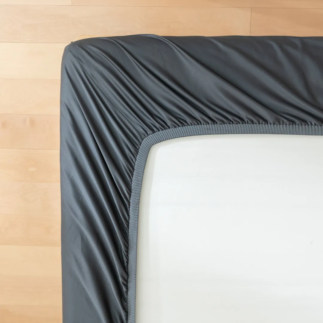 Luxe Cotton Sateen Fitted Sheet - Charcoal - Image 4